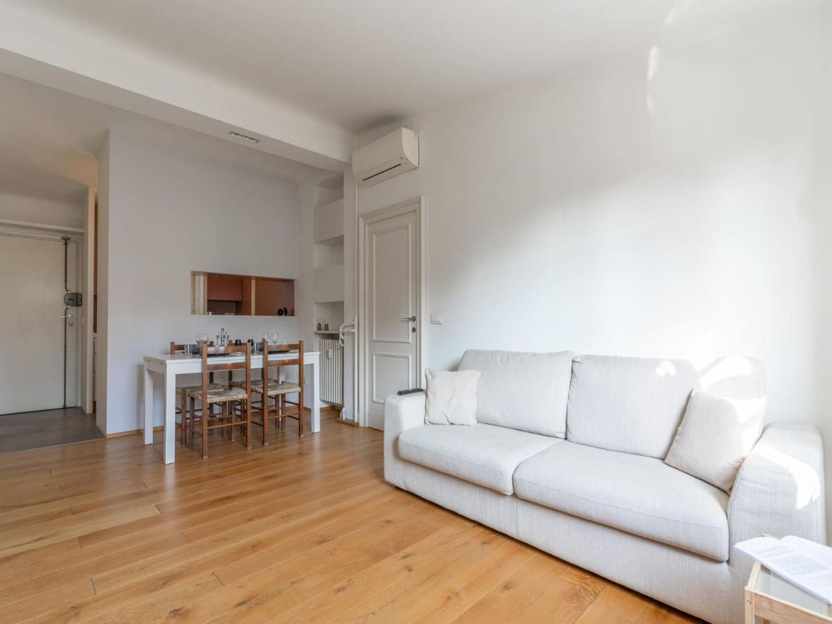 The Best Rent - Lovely One-Bedroom Apartment In Moscova Milão Exterior foto