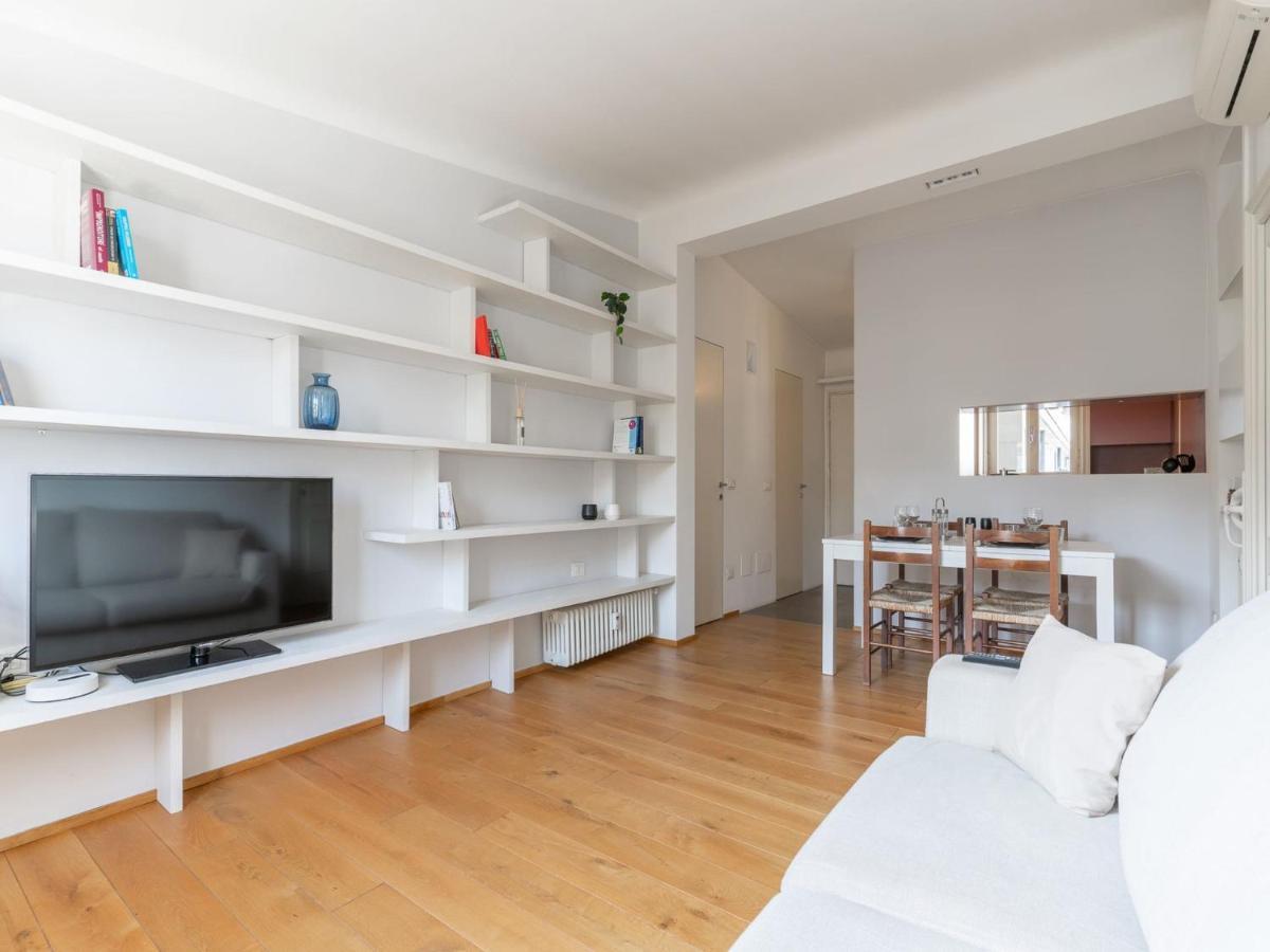 The Best Rent - Lovely One-Bedroom Apartment In Moscova Milão Exterior foto