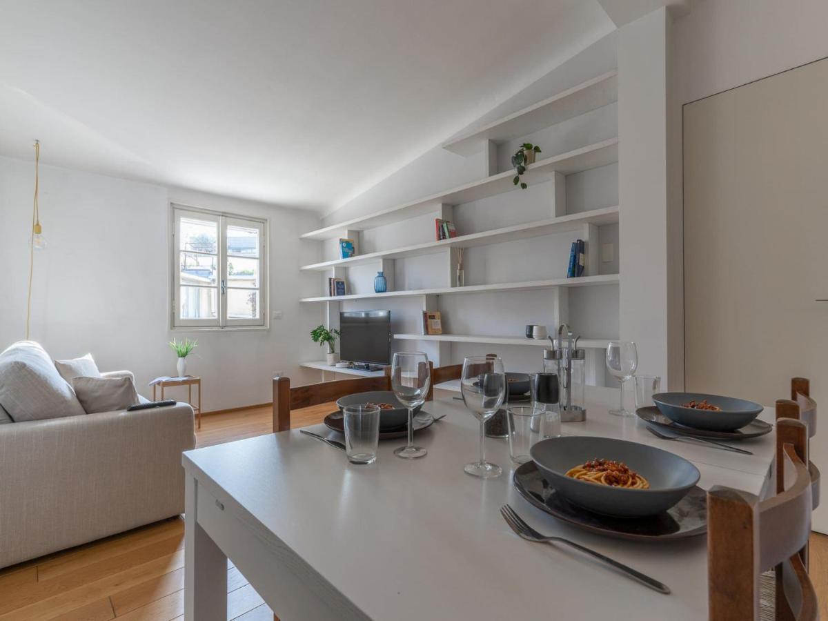 The Best Rent - Lovely One-Bedroom Apartment In Moscova Milão Exterior foto