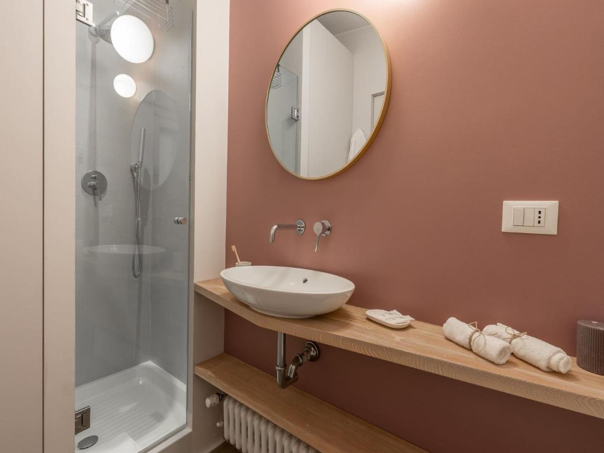 The Best Rent - Lovely One-Bedroom Apartment In Moscova Milão Exterior foto