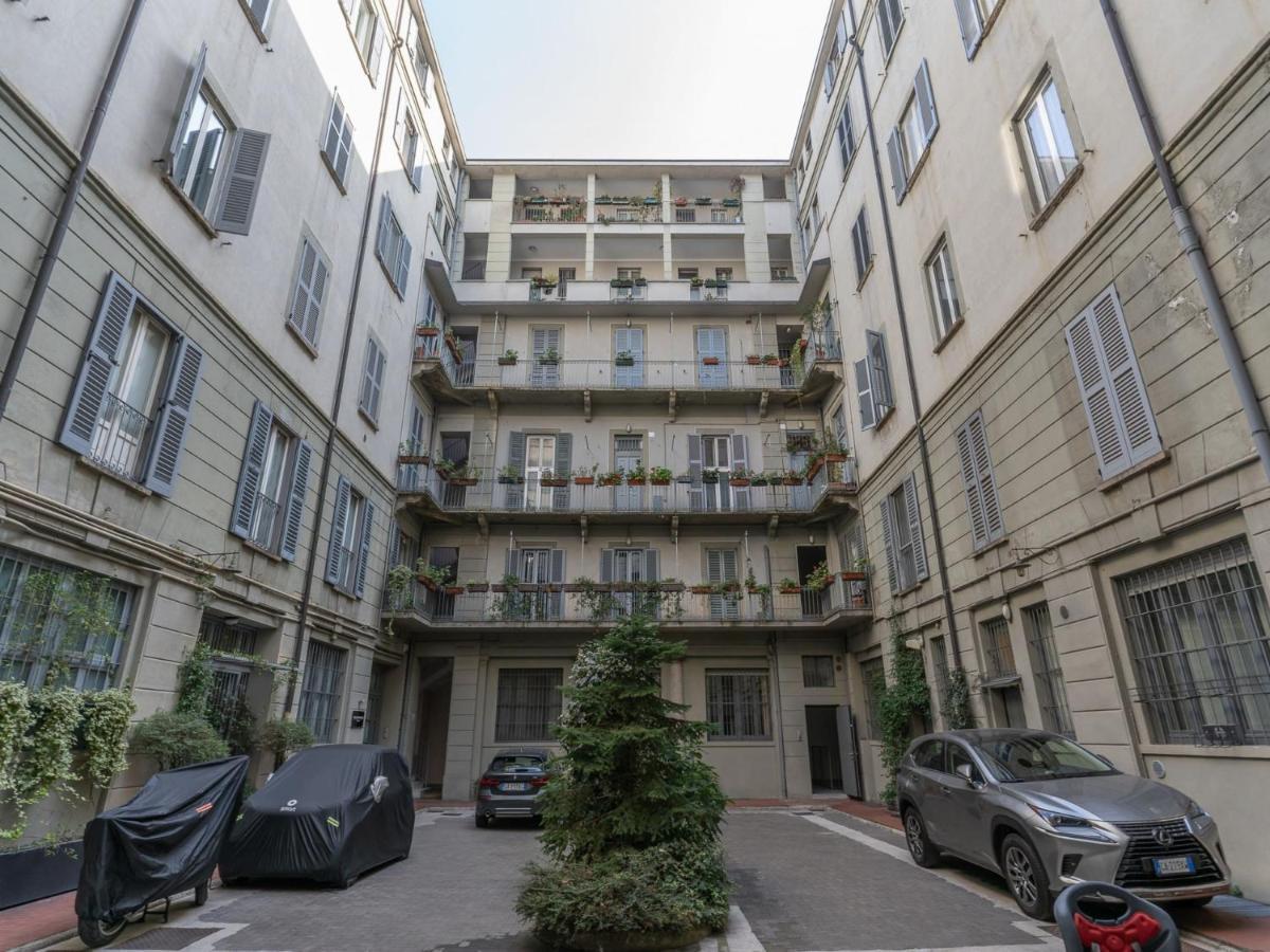 The Best Rent - Lovely One-Bedroom Apartment In Moscova Milão Exterior foto