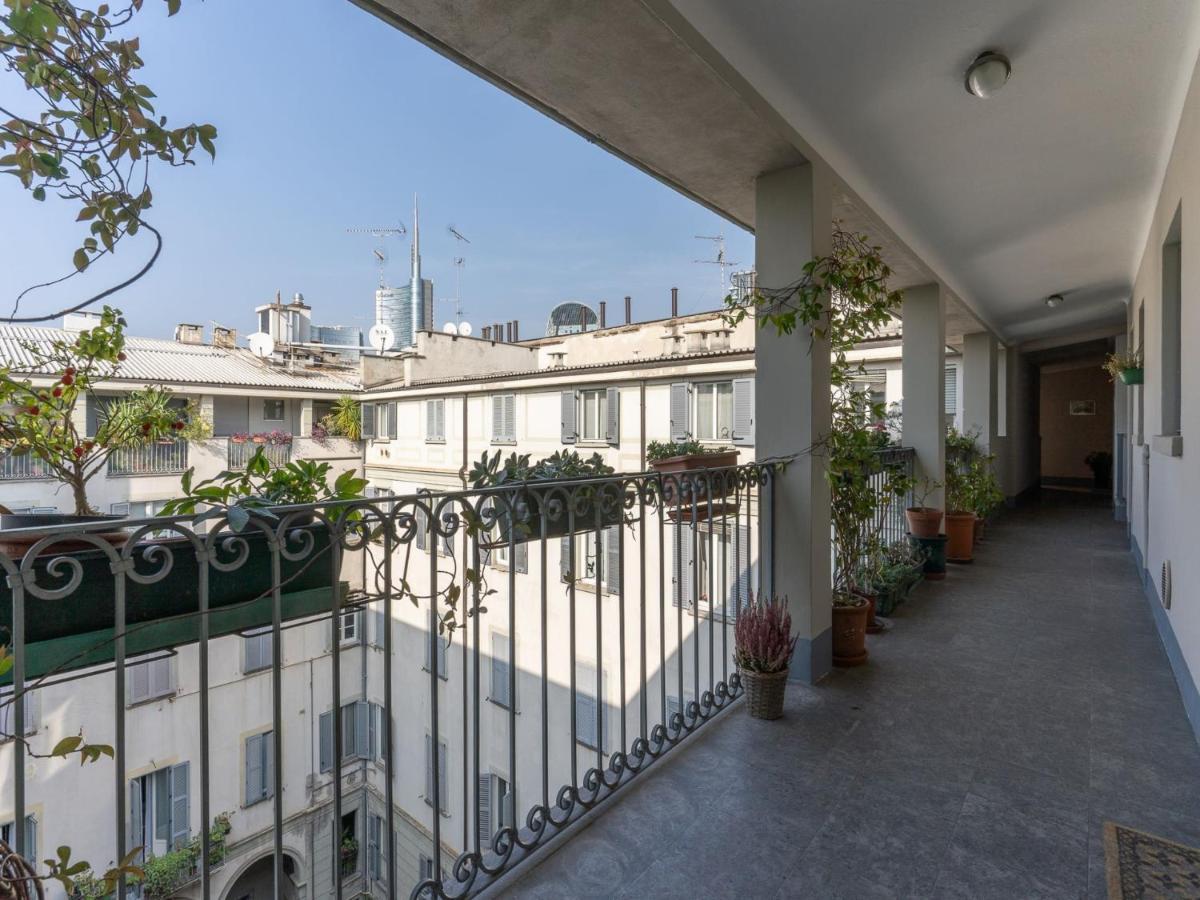 The Best Rent - Lovely One-Bedroom Apartment In Moscova Milão Exterior foto